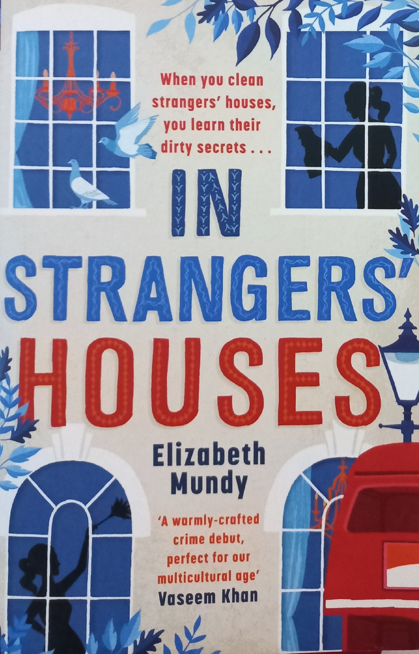 In strangers' houses - Elizabeth Mundy (Leba Szarka Mysteries #1)