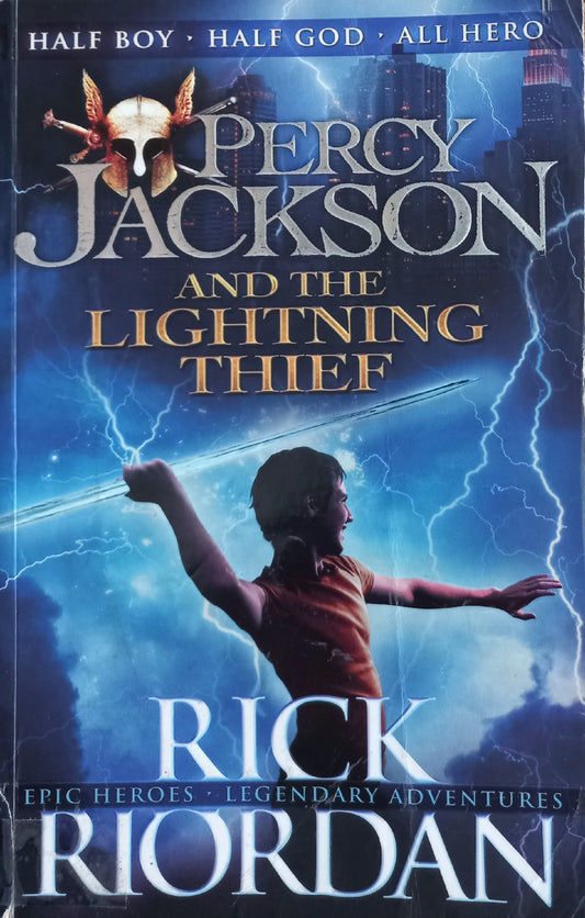 Percy Jackson and the lightning Thief - Rick Riodan (Percy Jackson and the Olympians #1)