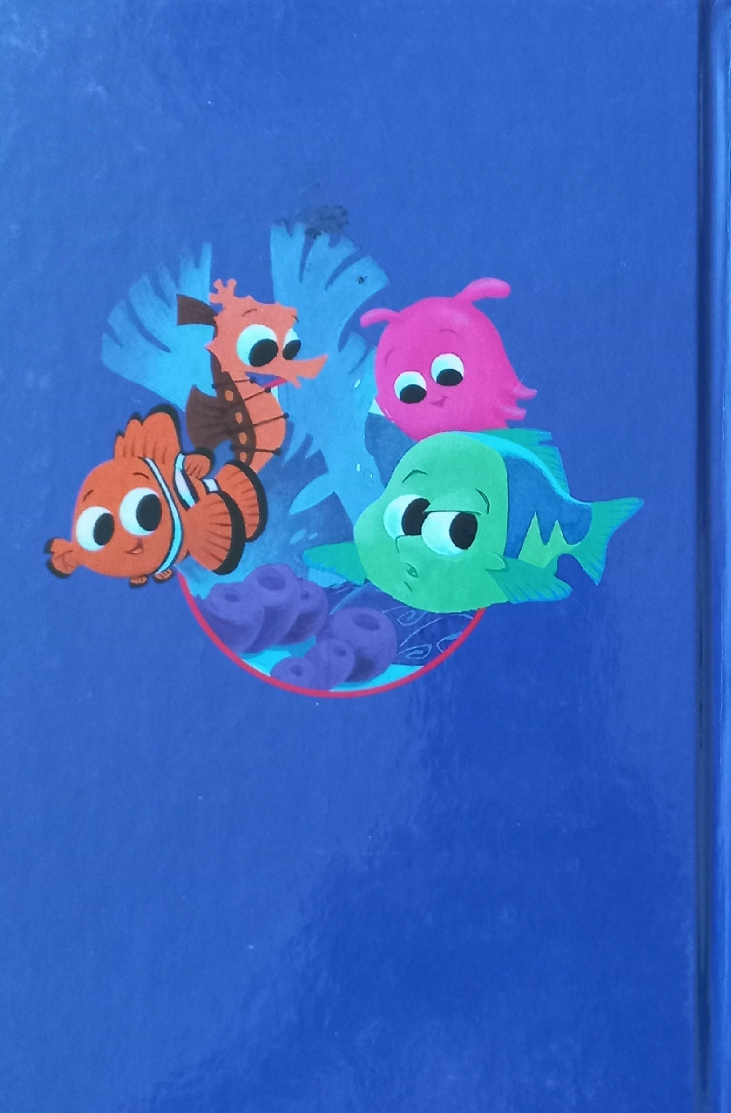 Opsoek na Nemo: 'n Tydelike haai-pa - Disney