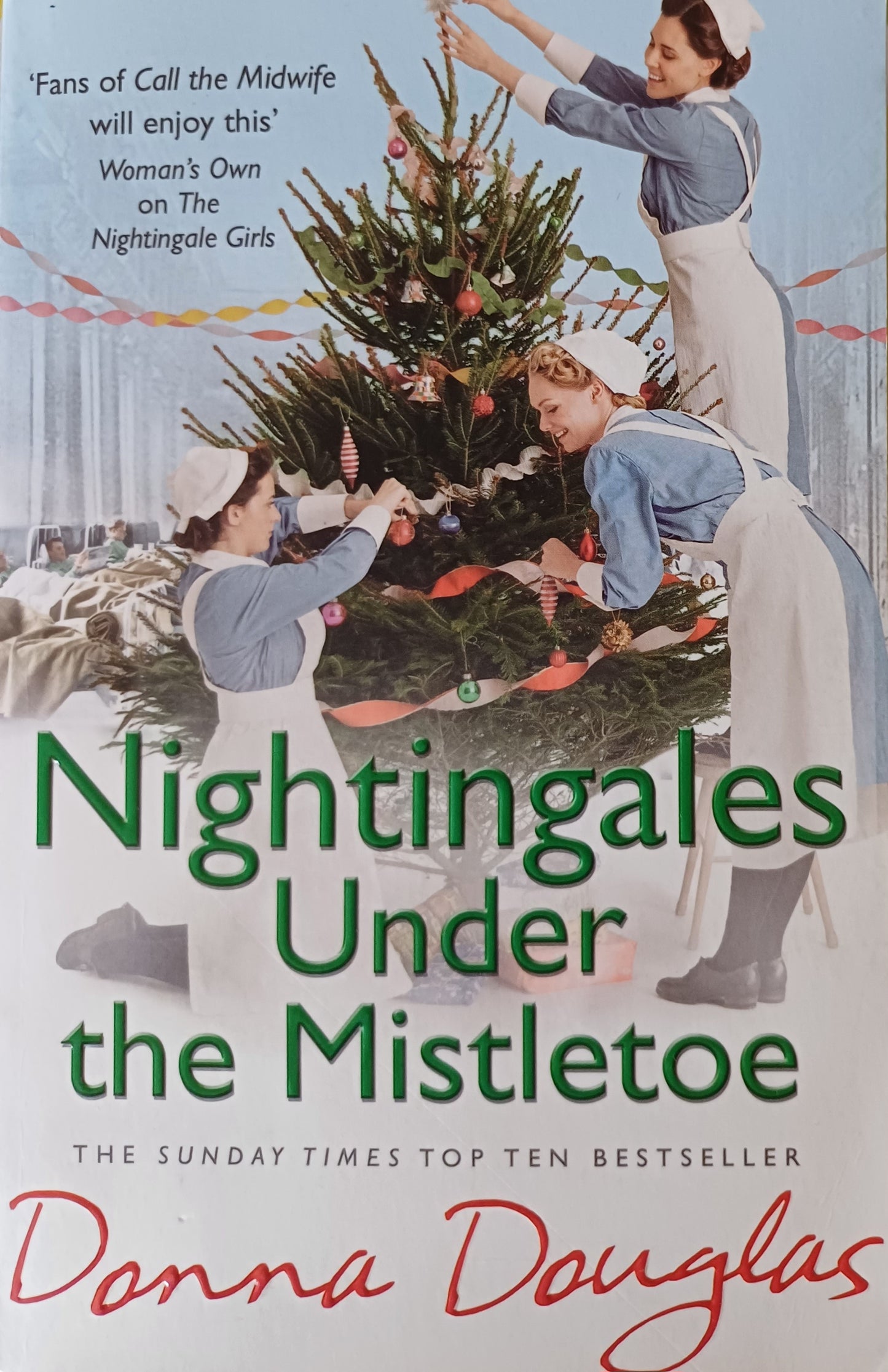 Nightingales under the mistletoe - Donna Douglas (Nightingales #7)