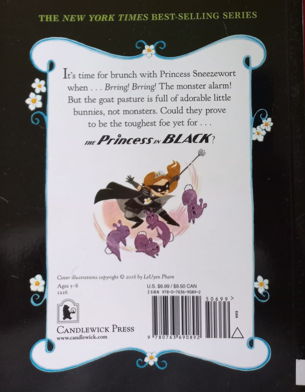 The Princess in Black and the Hungry Bunny Horde - Shannon Hale & Dean Hale